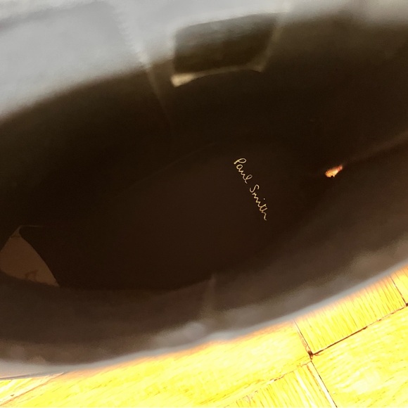 Fantastic never worn Paul Smith Chelsea boots. Black with rear zip, size 37/7.5. - Picture 7 of 8